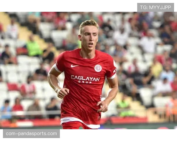 莱万9球升至射手榜第三 波兰前锋年龄无碍进球效率